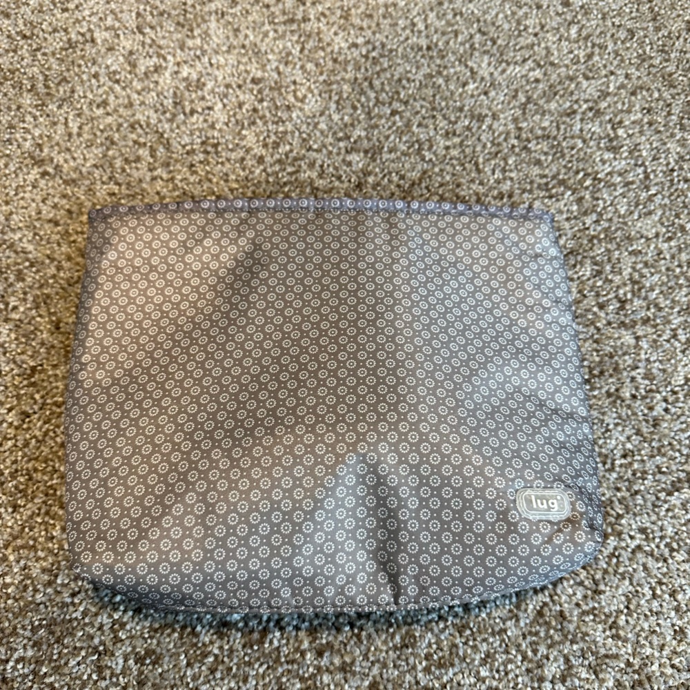 Lug insulated pouch